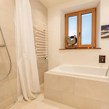 Chasa Punt 43 アパート *